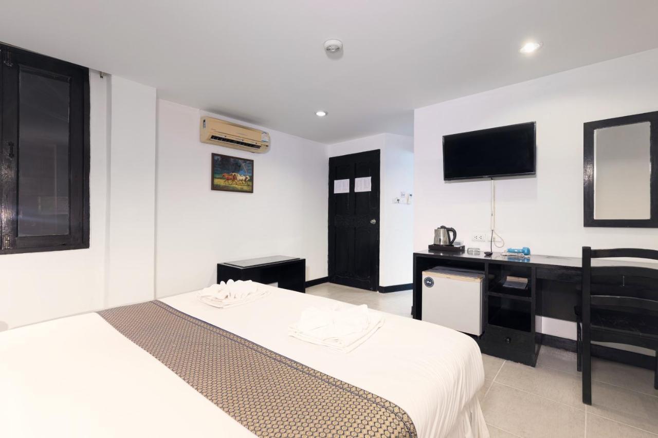 Noble House - 200 Meters Patong Beach Phuket Room photo